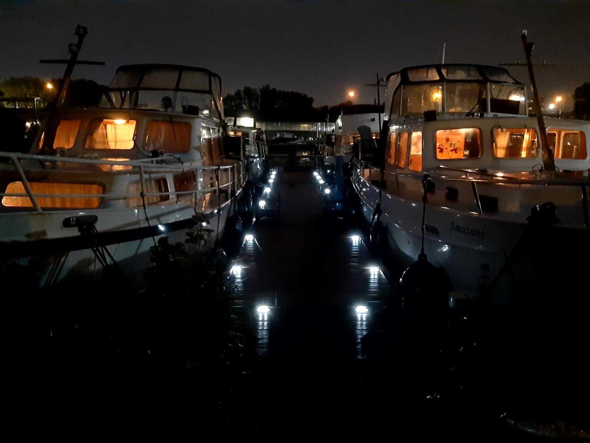 Hotel Motor Yacht Almaz Ámsterdam Exterior foto